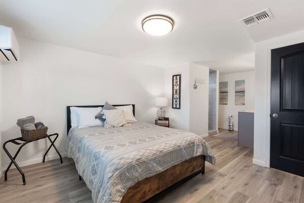 4 bedrooms, WiFi, bed sheets