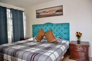 Senior studio suite | Een bureau, gratis wifi, beddengoed