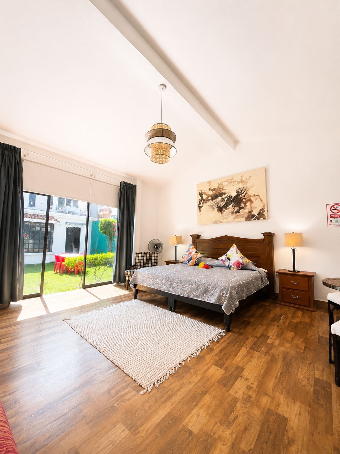 Senior Studio Suite | Desk, free WiFi, bed sheets