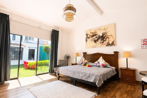 Senior Studio Suite | Desk, free WiFi, bed sheets