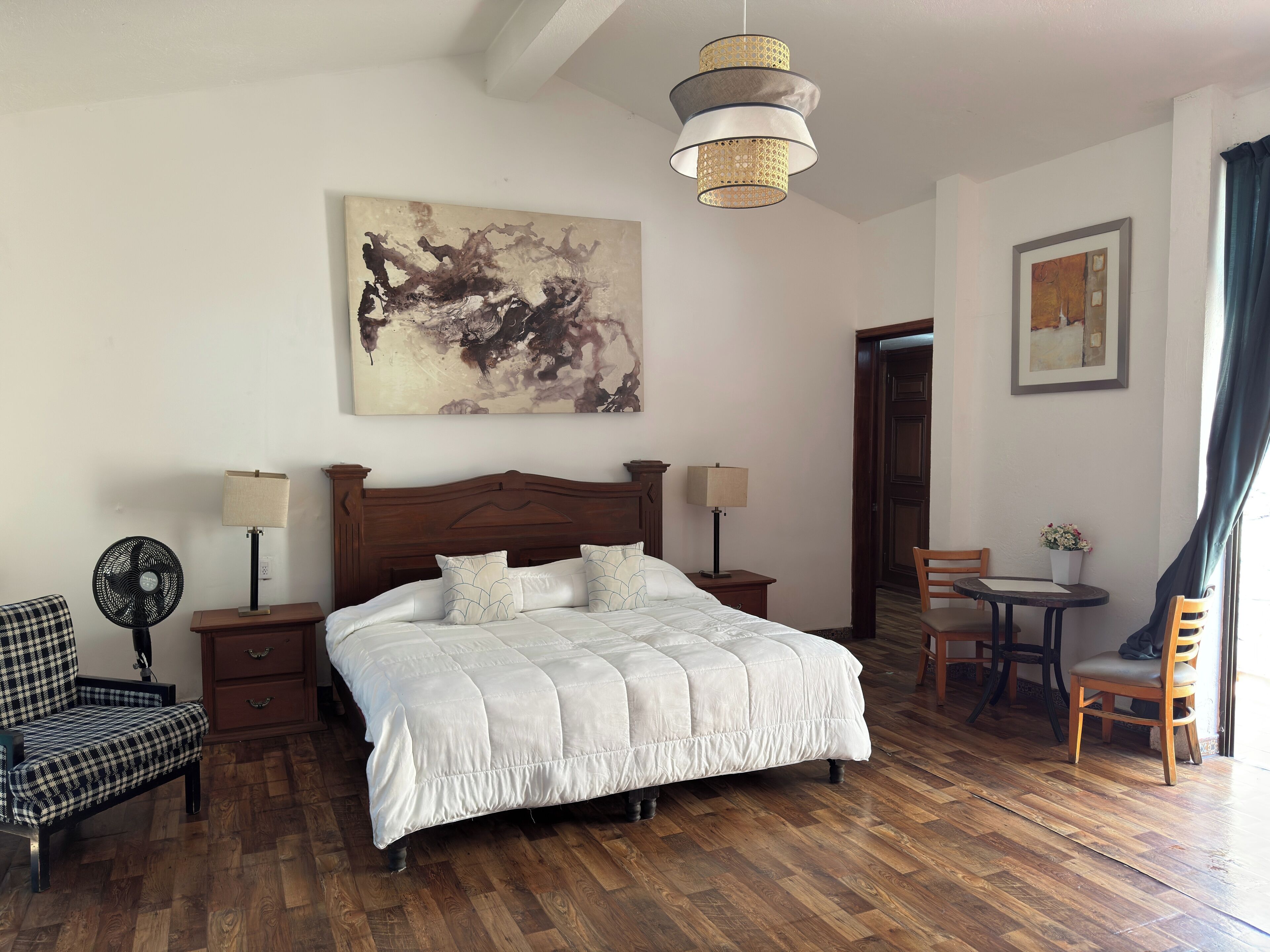 Suite Studio Sénior | Bureau, accès au Wi-Fi (inclus), literie fournie