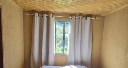 Rustic and Charming Chalet / 30 km Pedra Azul