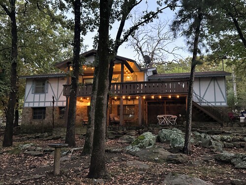 3-bedroom Eufaula cove cabin with lake view and lake access