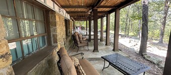 3-bedroom Eufaula cove cabin with lake view and lake access