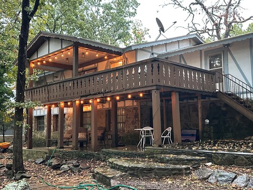 3-bedroom Eufaula cove cabin with lake view and lake access