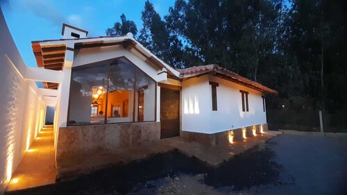 Beautiful country house 3 bedrooms en suite - patio and parking - 15 min from the Plaza