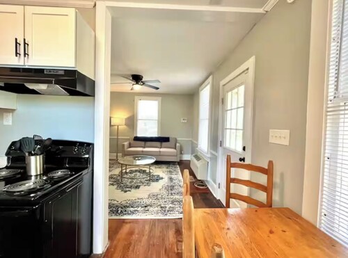 Cardinal Cottage - Sleeps 4