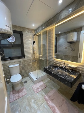 Towels, soap, shampoo, toilet paper