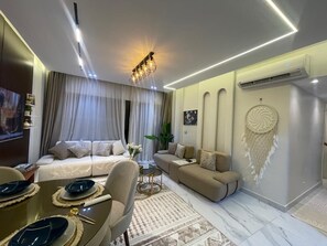 Smart TV, video library - Madinaty’s Finest: Luxury Smart Home 2-Bedroom (Madinaty)