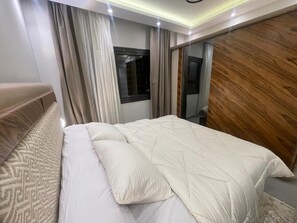 2 室のベッドルーム、アイロン / アイロン台、WiFi、ベッドシーツ