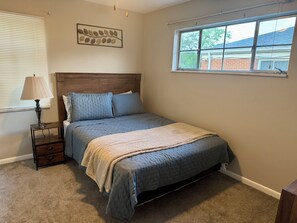 2 sovrum, skrivbord, strykjärn/strykbräda och gratis wi-fi