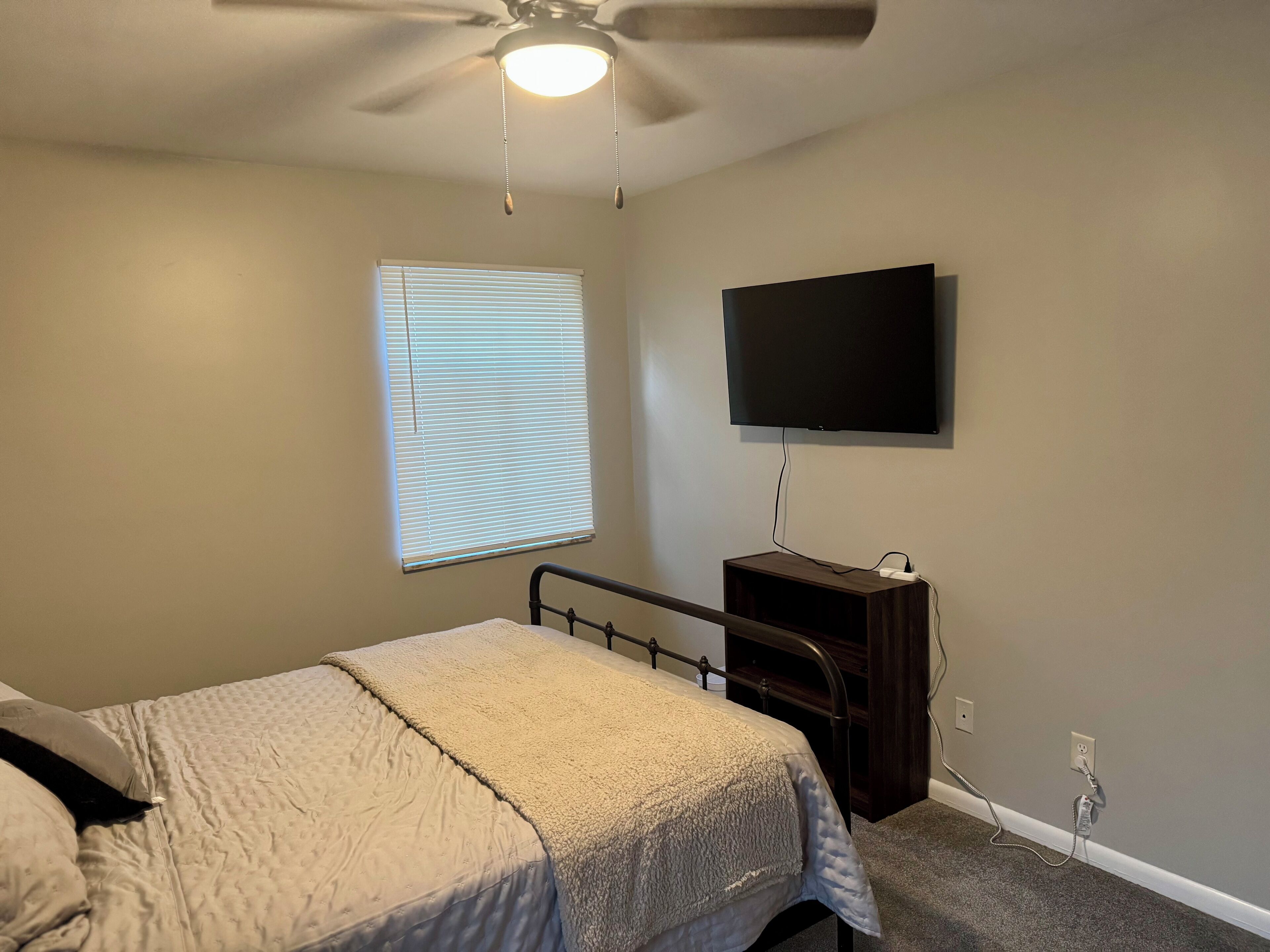 2 bedrooms, desk, iron/ironing board, free WiFi