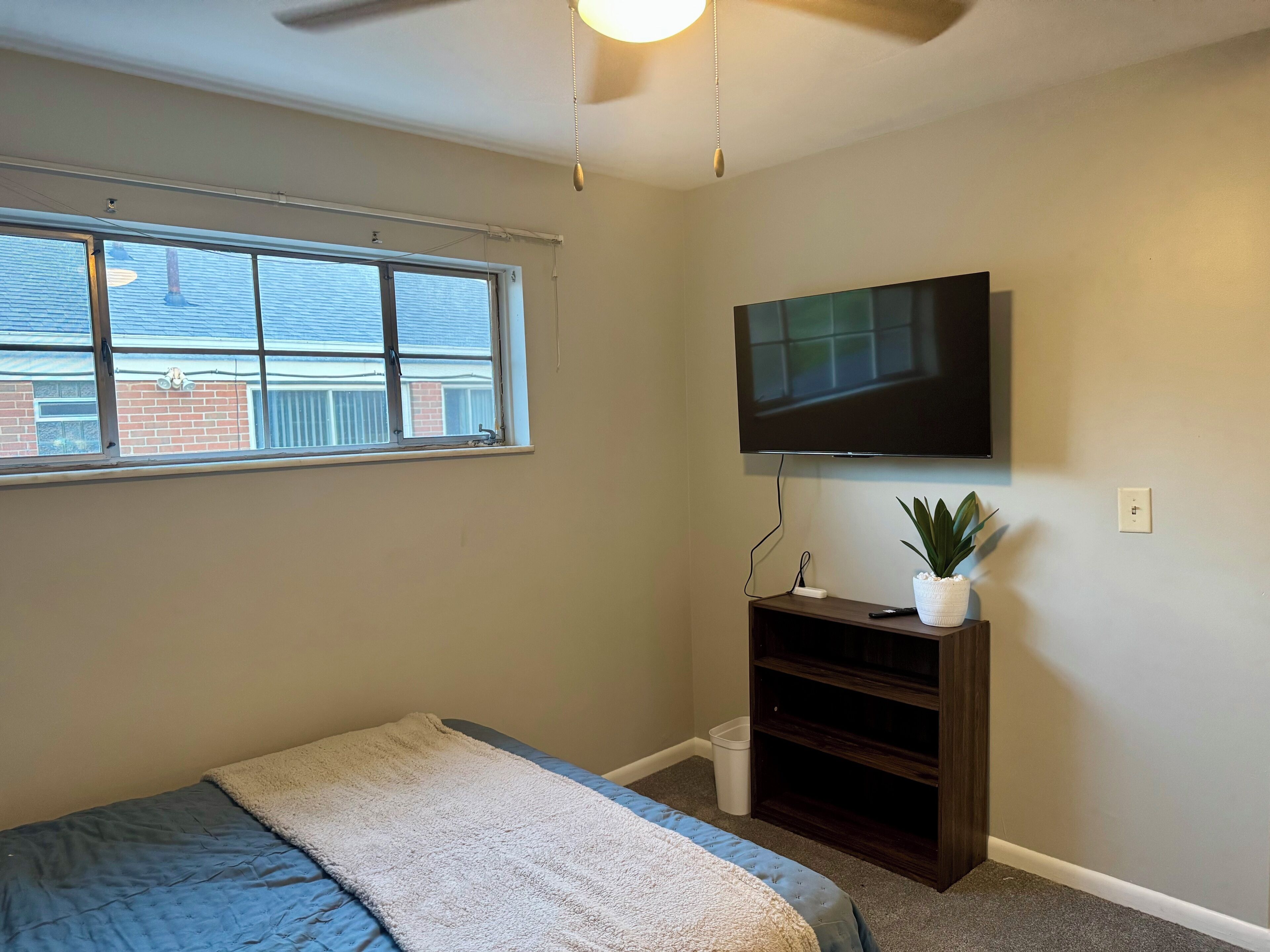 2 bedrooms, desk, iron/ironing board, free WiFi