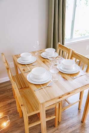 Dining - Romantic Forest Hideaway  Wine, Hike, Relax in Santa Cruz Mountains (Los Gatos)