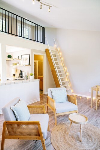 Romantic Forest Hideaway  Wine, Hike, Relax in Santa Cruz Mountains