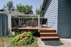 Property grounds - Romantic Forest Hideaway  Wine, Hike, Relax in Santa Cruz Mountains (Los Gatos)