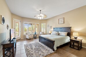 3 habitaciones, escritorio, tabla de planchar con plancha y wifi gratis 