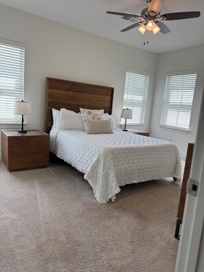 3 bedrooms, iron/ironing board, WiFi, bed sheets