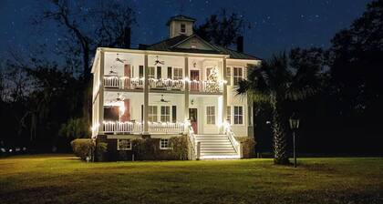 Pecan Point - Sleeps 10 - Stunning Lowcountry home!