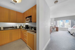 Ropa de cama de alta calidad y escritorio