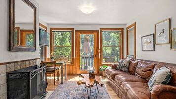 Télévision, cheminée