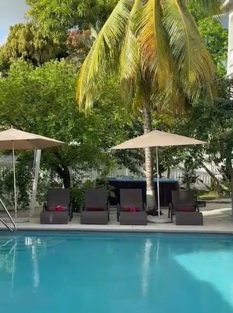 Pool. Cozy Studio in the Heart of Rodney Bay with King Bed, Walk to Beach