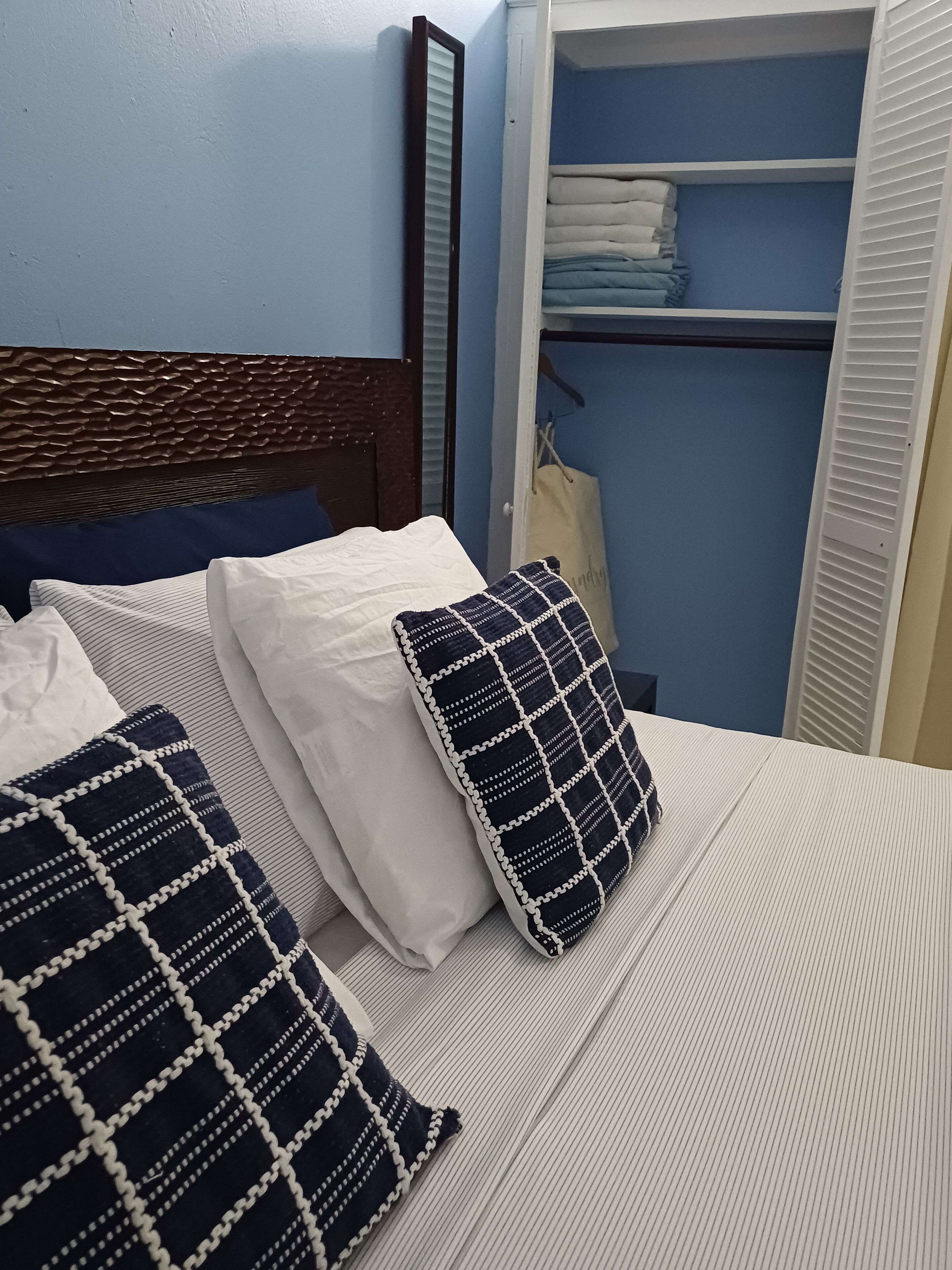 1 camera, ferro/asse da stiro, accesso a Internet, lenzuola