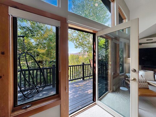 Private Hot Tub, 2700 Sq Feet, borders Open Space - Arrowhead Townhome, Beaver Creek