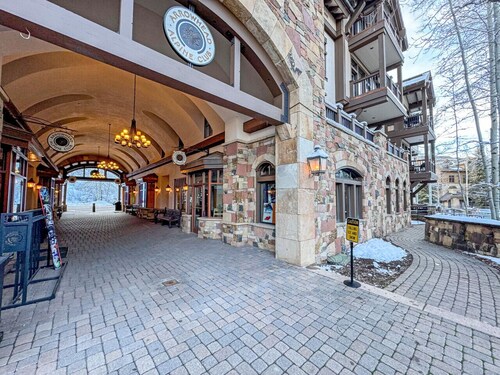 Private Hot Tub, 2700 Sq Feet, borders Open Space - Arrowhead Townhome, Beaver Creek