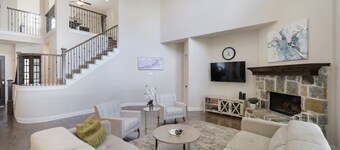 Spacious & Luxe, 5 Star Neighborhood, Movie Theater