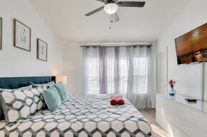 3 bedrooms, iron/ironing board, WiFi, bed sheets