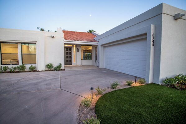 Exterior detail - 3-bedroom house in McCormick Ranch, Scottsdale, Az. (Scottsdale)