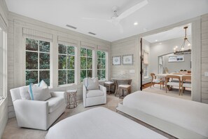 4 Schlafzimmer, Schreibtisch, Bügeleisen/Bügelbrett, kostenloses WLAN