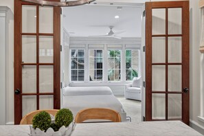 4 bedrooms, desk, iron/ironing board, free WiFi