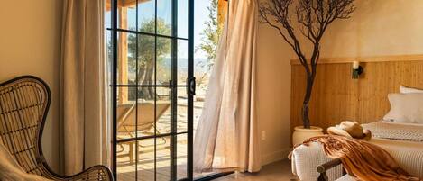 Desk, iron/ironing board, travel crib, free WiFi