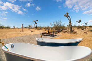 Beach towels - Mappass Rustic Retreat ⁕ Pickleball Spa & Pool (Homestead Valley)