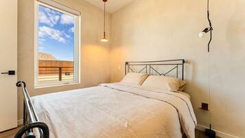 Free WiFi, bed sheets