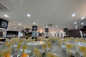 Indoor wedding - DSH Hotel (Kuala Kuantan)