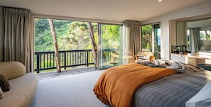 Luxury Tree House, Sea View