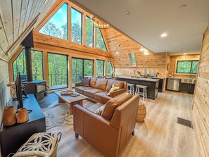 Älytelevisio, pöytäjalkapallopöytä, työhuone