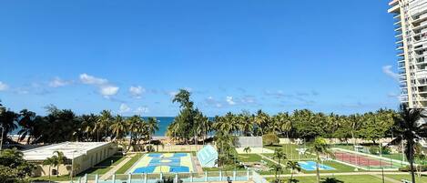 حمّام سباحة خارجي