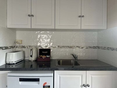 45 Kent Street - The Whole House in Rockhampton City