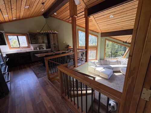 Epic Alpine Meadows Views!  Newly Remodeled Home with Hot Tub