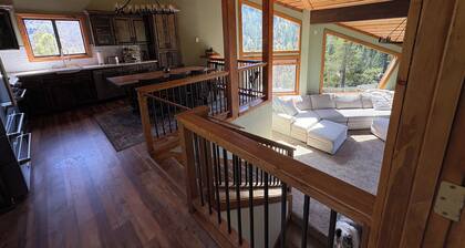 Epic Alpine Meadows Views! Newly Remodeled Home with Hot Tub