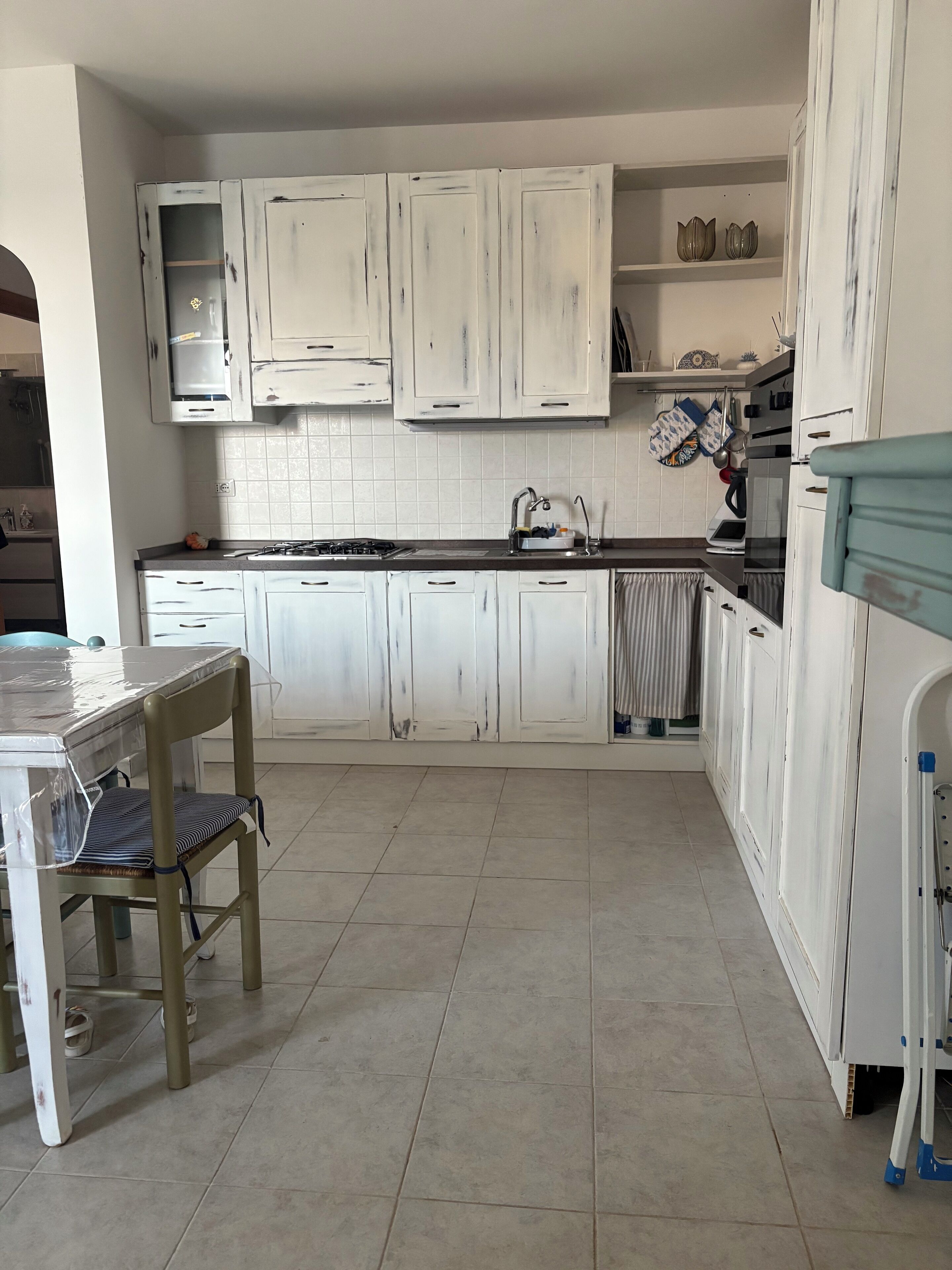 Microondas, horno, placa de cocina, lavavajillas