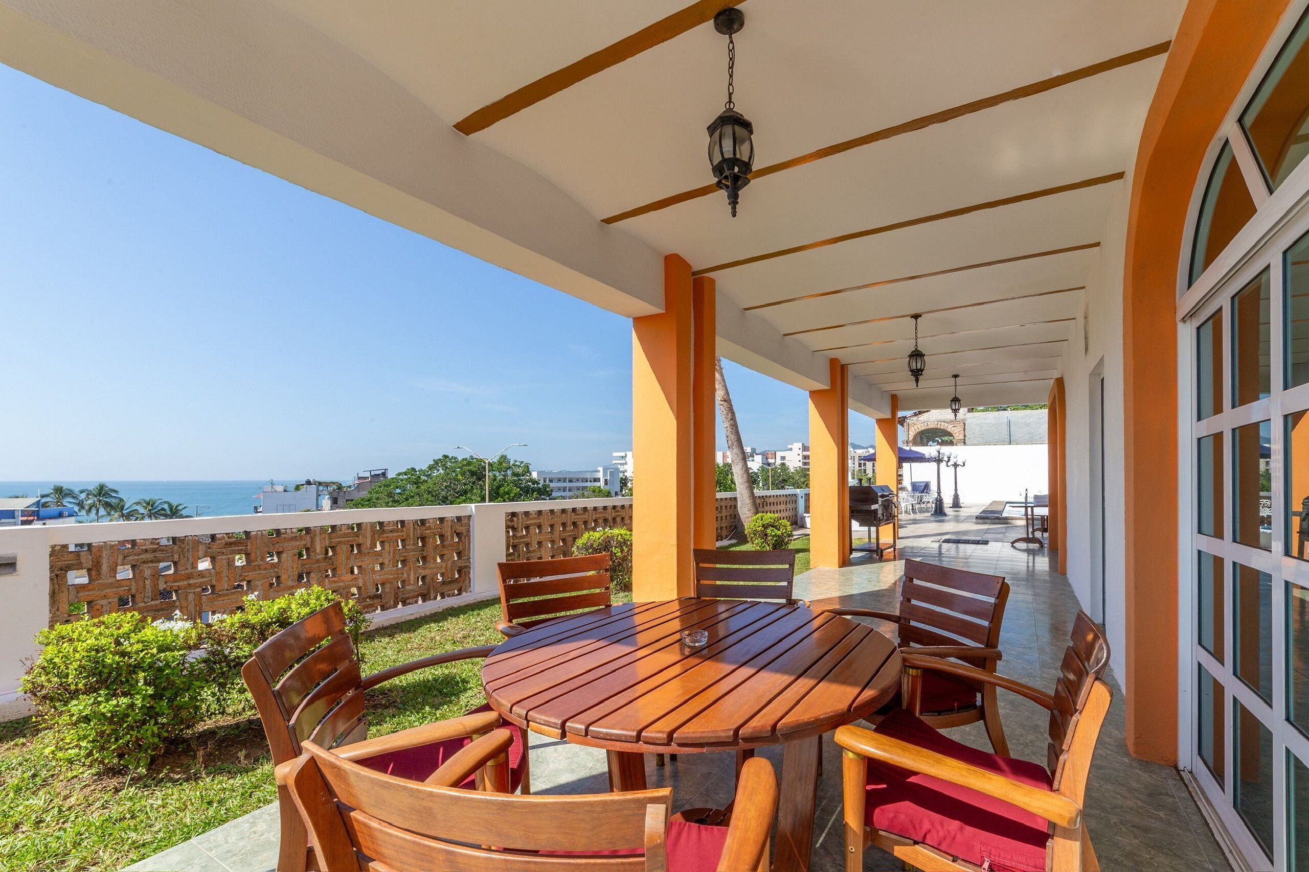 Chalet | Restaurante al aire libre