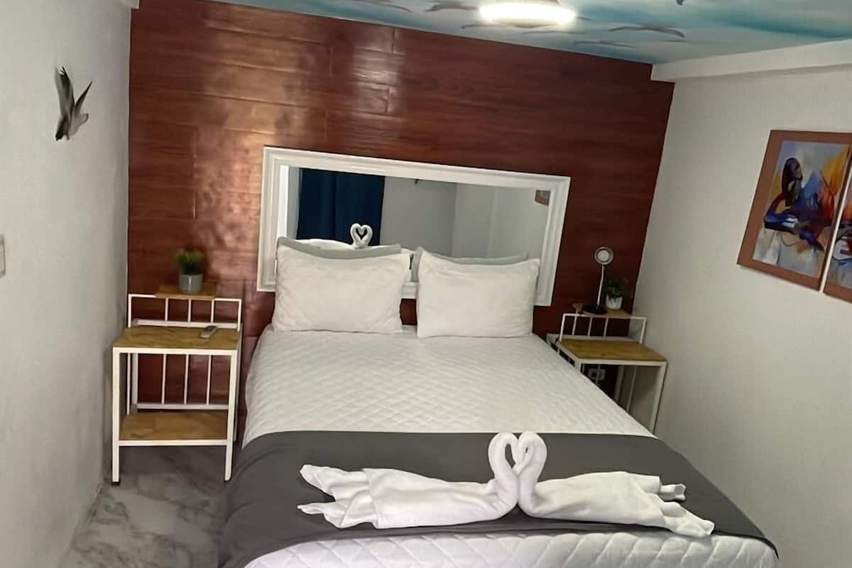 Chambre Simple Confort, vue vallée | Espace de travail pour ordinateur portable, rideaux occultants
