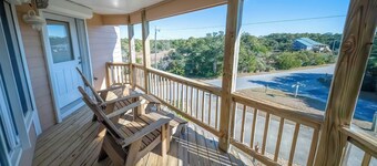 Southern Seasons – Pool, Hot Tub & Pet-Friendly