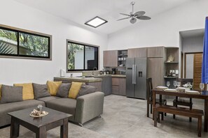 TV - Eco Casita Phase 3-5: Casa Azul (Hacienda Iguana)