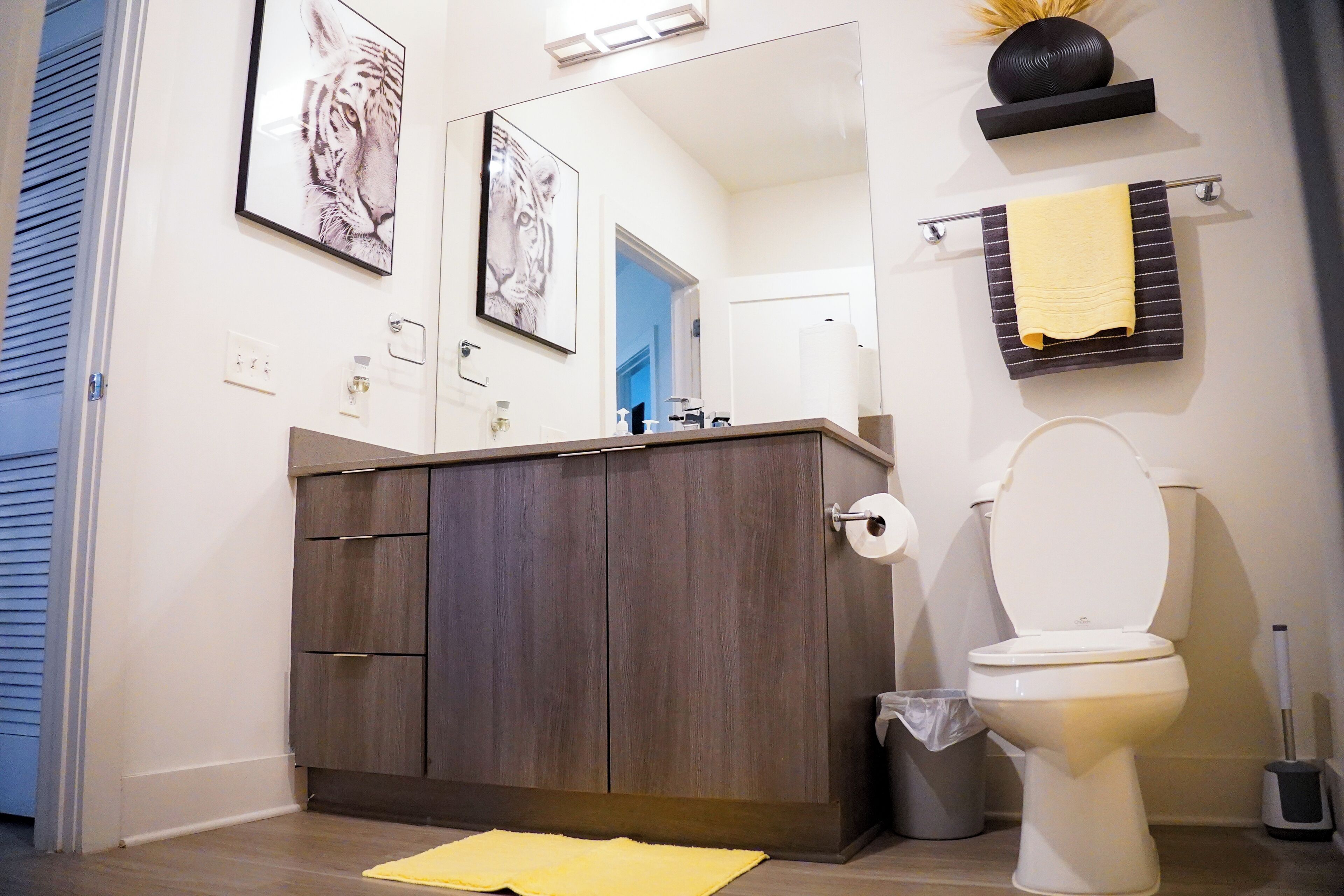 Towels, toilet paper